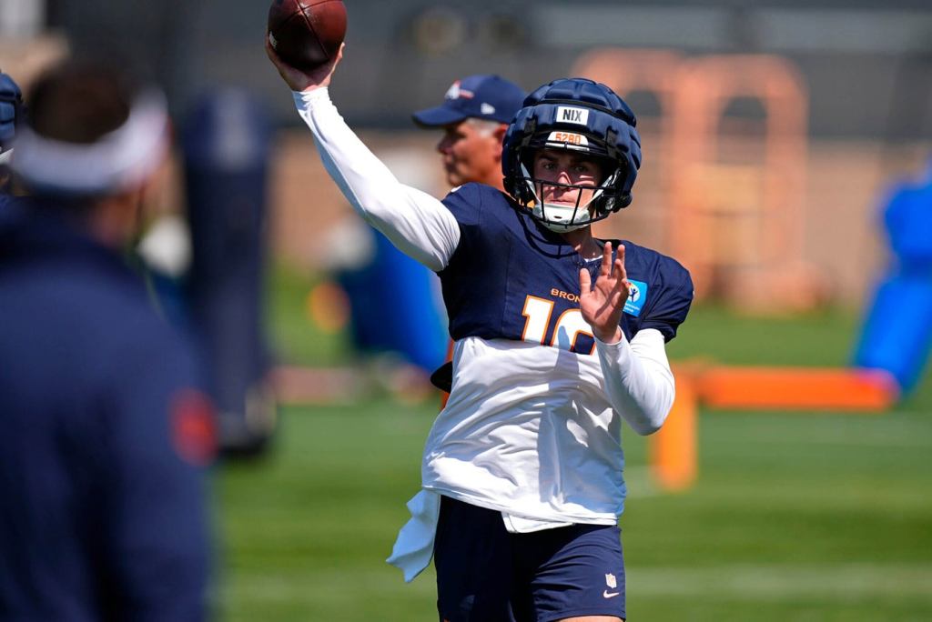 Divisional Showdown: Broncos Seek to Break Losing Streak To&nbsp;Raiders