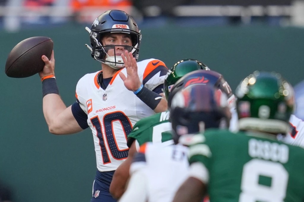 Broncos Squeeze Out 13-11 Win Over Jets in&nbsp;London